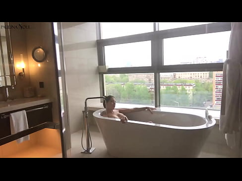 ❤️ Milžiniškas kūdikis aistringai masturbuoja savo putę vonios kambaryje ☑ Dulkinimo video prie mūsų lt.sexafinkarasskaz.ru ﹏